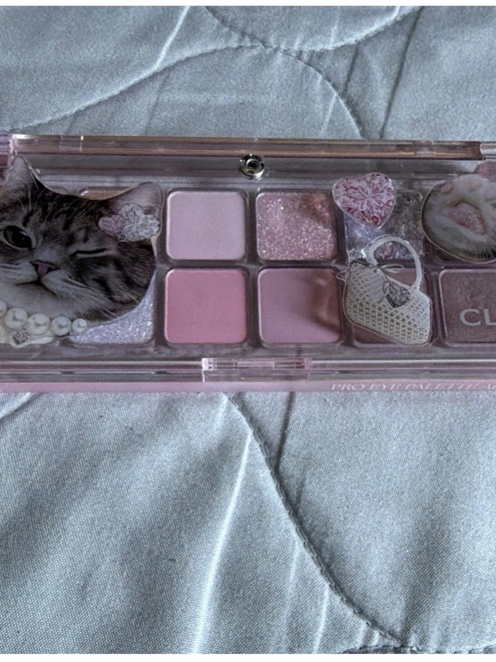 Clio  Pink Eyeshadow Palette - Soft Pink Shades